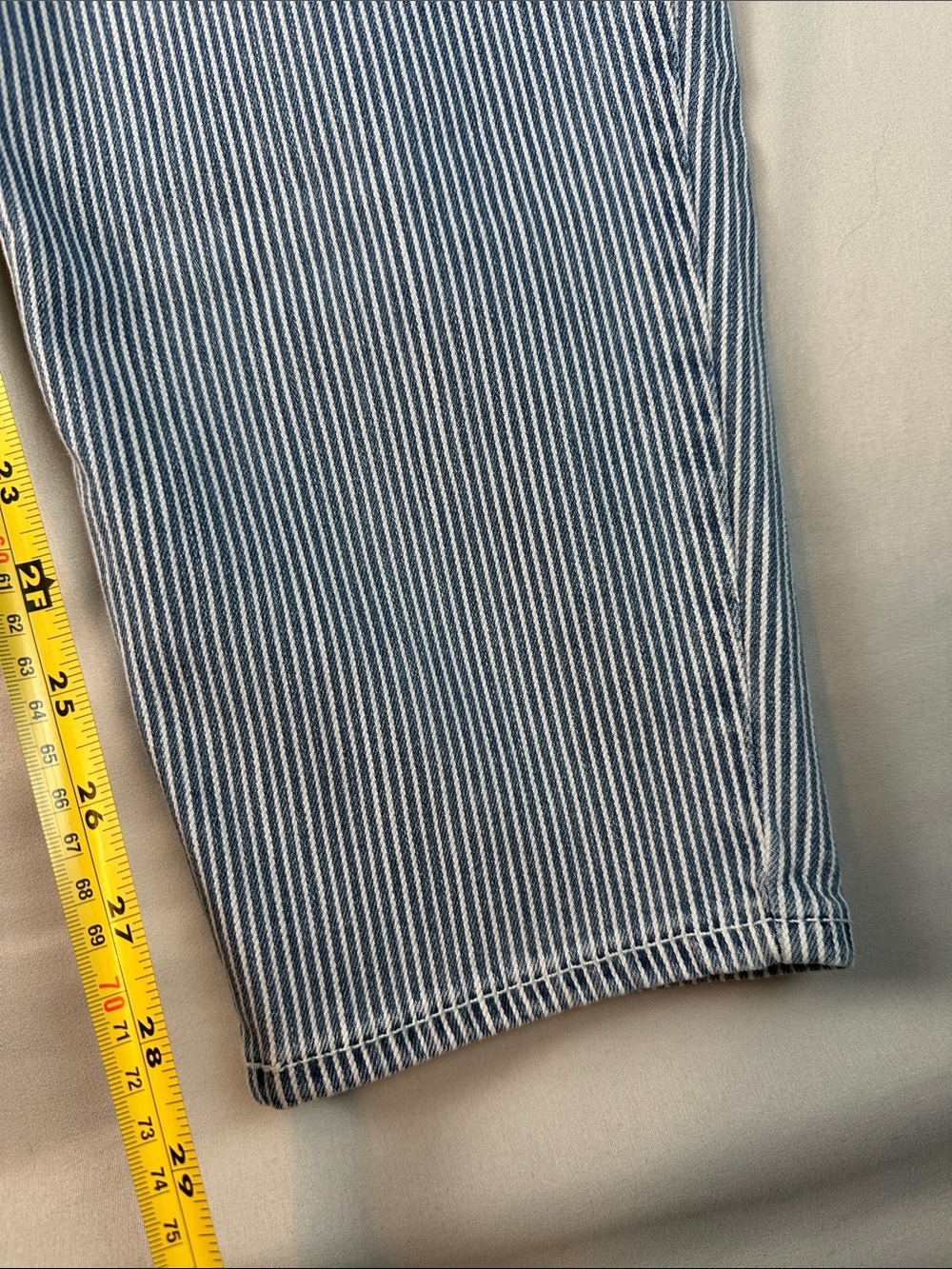 Old Navy Women’s Rockstar Pinstripe Skinny Jeans Button Fly Size 18 - Picture 9 of 9